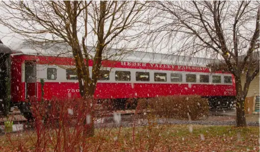  ?? Photos: Ed Helmick ?? Above: Santa’s Train on the Heber Valley Railroad Below: Lights along the CLAS Chirstmas Cruise