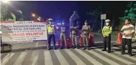  ?? LAUDRY PRAYOGA/JAWA POS ?? UJI COBA: Jalan Siti Fatimah binti Maimun akan ditutup setiap malam pada akhir pekan, yaitu Jumat, Sabtu, dan Minggu.