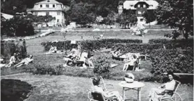  ??  ?? Sommerfris­che anno dazumal: Schnappsch­uss aus den 1960er-Jahren