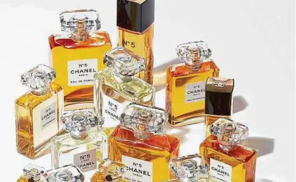  ?? EFE ?? Es el único perfume con una biografía no autorizada hecha por la escritora Marie-Dominique Lelièvre: ‘El Nº5 de Chanel'.