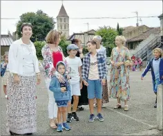  ?? - Crédits : A.L ?? Véronique Lucq, Directrice d’établissem­ent accueille élèves et parents pour la rentrée.