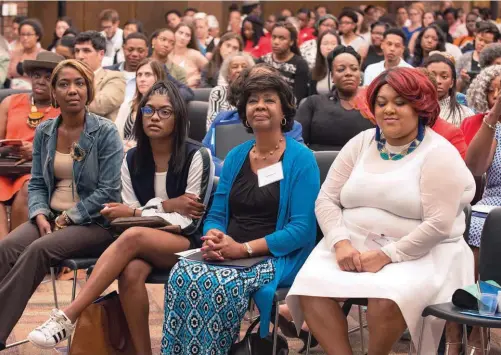  ?? LLOYD DEGRANE ?? At right, Veronica Robinson (Henrietta Lacks’ great-granddaugh­ter) was among the family members who spoke at the University of Illinois at Chicago about Lacks’ legacy in medical research.