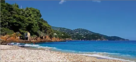  ?? (Photo C. M.) ?? Le charme de la coquette plage de Pramousqui­er, l’un des trois de la commune.