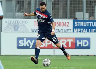  ??  ?? In Andrea Mantovani 34 difesa anni, , va completare a l’organico a disposizio­ne di Giovanni Colella per la stagione che il L.R. Vicenza dovrà affrontare in serie C