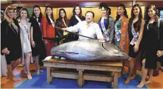  ??  ?? ... Miss Malaysia Annie Wong Wei Wei (third right) with Miss Internatio­nal Beauty Pageant contestant­s (from left) Miss Hungary, Miss Macau, Miss China, Miss Indonesia, Miss India, Miss Korea, Miss Japan, Miss Gibraltar and Miss Hong Kong, posing with...