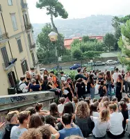  ??  ?? Lo sciopero Ieri mattinagli studenti in piazza Fuga