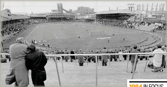  ??  ?? Dog day afternoons: there were kennels behind the open end at Bristol Rovers’ famous old ground