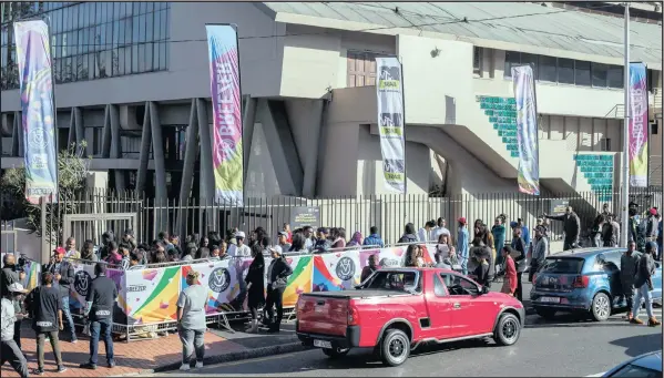  ??  ?? VJ wannabes queue for their chance to show what they’re made of at the MTV Base VJ auditions in Durban.