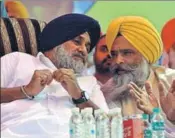  ?? PARDEEP PANDIT/HT ?? SAD president Sukhbir Singh Badal sharing a word with MP Prem Singh Chandumajr­a at Khatkar Kalan on Friday.