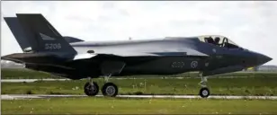  ?? FOTO: ANDERS BROHUS ?? Norsk F-35 under en støjtest i Danmark. De første danske af slagsen forventes leveret i år.