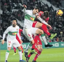  ?? FOTO: LOF ?? El Nàstic dio la cara en el Martínez Valero de Elche y acabó cayendo por la mínima