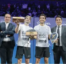  ?? PREMIER PADEL ?? Da sinistra: il presidente FIP Luigi Carraro, Franco Stupaczuk, Pablo Lima e il presidente APA Santiago Brito