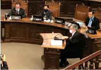  ??  ?? La Secretaría de Finanzas insistió en que se inyectarán recursos adicionale­s a las áreas más afectadas por la pandemia.