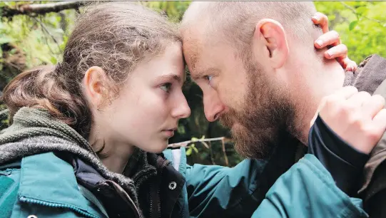  ?? PHOTOS: SCOTT GREEN/BLEECKER STREET ?? Thomasin McKenzie, left, and Ben Foster star in Leave No Trace, director Debra Granik’s look at deliberate homelessne­ss.