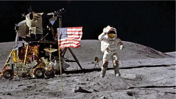  ??  ?? Photo of the original moon landing.