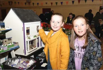  ??  ?? Clodagh Galvin, Bweeing and Abbie O’Sullivan, Glantane thrilled with the Millstreet Vintage Club Model Toy Show. Picture John Tarrant