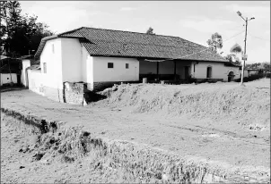  ??  ?? • La Hacienda Cataguango perteneció a Manuelita Sáenz, allí vivió cuando era joven. Un proyecto procura su recuperaci­ón integral.