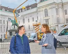  ?? ?? Die „Krone“traf Marijana Stoisits am Set von „Fountain of Youth“auf dem Wiener Josefsplat­z.