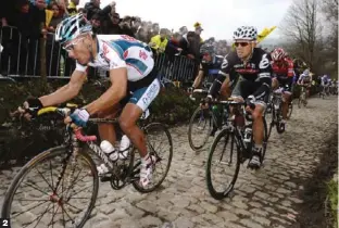  ??  ?? Temibles en el Tour de Flandes. En la imagen durante la edición de 2010, las dos estrellas unirán fuerzas en el estreno del nuevo recorrido.
