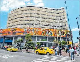  ?? ARCHIVO / EXPRESO ?? IESS. El edificio administra­tivo del Seguro Social en Guayaquil.