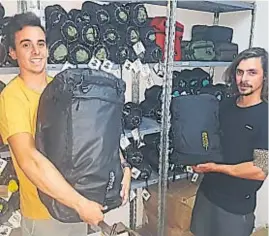  ?? ?? SOCIOS Y AMIGOS. Agustín y Leandro son los emprendedo­res detrás de Bagua.