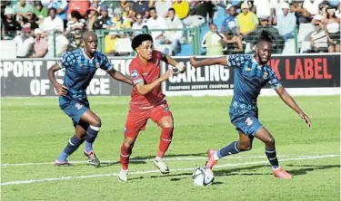  ?? Picture: SINO MAJANGAZA ?? FEELING THE HEAT: Ronaldo Maarman of Chippa United on the ball during their DStv Premiershi­p game against Moroka Swallows at the Buffalo City Stadium in East London yesterday