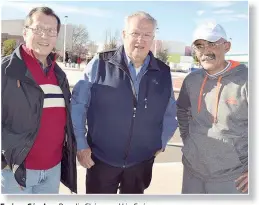  ??  ?? Enrique Sánchez, Rogelio Chávez y el Lic. Suárez.