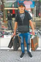  ??  ?? DE SHOPPING. El líder hacía gala de sus compras en Facebook.