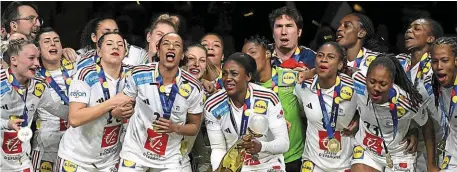  ?? | PHOTO : JONATHAN NACKSTRAND, AFP ?? La semaine dernière, les Bleues ont bouclé leur année 2023 par un troisième titre mondial.