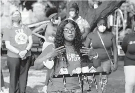  ?? TERRENCE ANTONIO JAMES/CHICAGO TRIBUNE ?? Stacy Davis Gates, of the Chicago Teachers Union, speaks during a news conference in the Hyde Park neighborho­od of Chicago on Aug. 4.