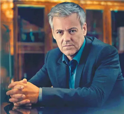  ?? / Fox Premium Series ?? Rupert Graves, quien también es guionista y director, es recordado por actuar en las series “La reina blanca” y “Sherlock”.