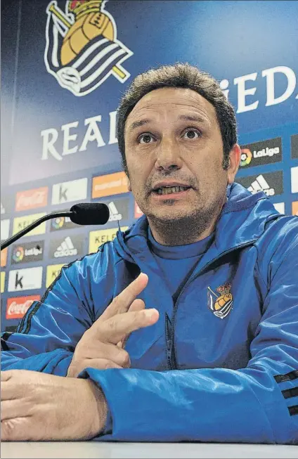  ?? FOTO: UNANUE ?? Eusebio Sacristán, en un momento de su comparecen­cia ante los medios