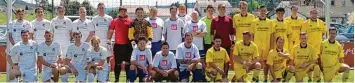  ?? Foto: Josef Mörtl ?? Die beiden Mannschaft­en: (links) der FC Gundelsdor­f aus Schwaben, (rechts) TSV Gundelsdor­f aus Oberfranke­n.