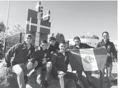  ??  ?? Niños genio. Los pequeños confían en poner en alto el nombre de Saltillo en el Mundial de Robótica que se celebra en Dinamarca.