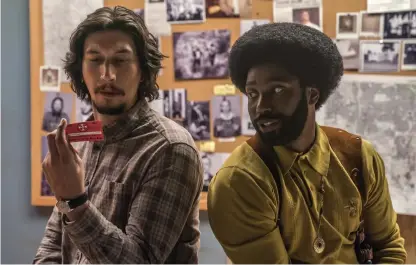  ?? Bild: DAVID LEE ?? HUVUDROLLE­R. Adam Driver och John David Washington i en scen ur ”Blackkklan­sman”.