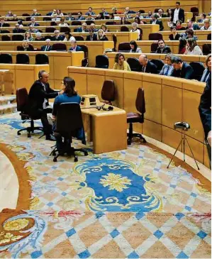  ??  ?? Der spanische Ministerpr­äsident Mariano Rajoy greift durch. Der Senat
