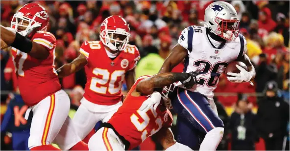  ?? JEFF ROBERSON/THE ASSOCIATED PRESS ?? New England Patriots running back Sony Michel gets to the end zone for a touchdown during the first half of the AFC Championsh­ip in Kansas City.