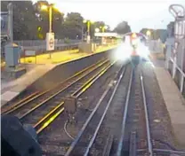  ?? RAIB/CHILTERN RAILWAYS ?? A cab video still from the Chiltern Railway DMU shows just how close the two trains were to a head-on collision.