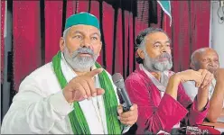 ?? DEEPAK GUPTA/HT ?? Rakesh Tikait and Yogendra Yadav at a press conference in Lucknow on Monday.