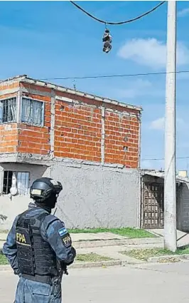  ?? (LA VOZ / ARCHIVO) ?? En los barrios. La capa más superficia­l del narcotráfi­co, objeto de una controvers­ia judicial.