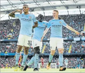  ?? FOTO: GETTY ?? Gabriel Jesus celebra junto a sus compañeros el segundo tanto de la tarde