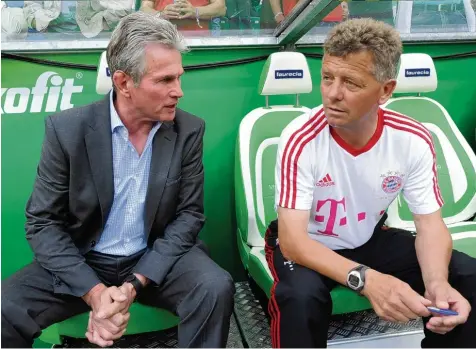  ?? Foto: imago ?? Ein erfolgreic­hes Duo: Peter Hermann (rechts) war Assistent von Jupp Heynckes, als der FC Bayern 2013 das Triple gewann.