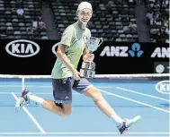  ?? Foto: ČTK ?? Sebastian Korda V lednu vyhrál juniorku Australian Open, vítězství slaví poskokem jako jeho otec.