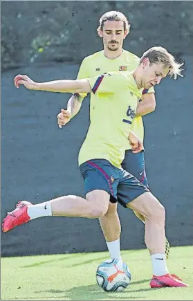  ?? FOTO: FCB ?? De Jong y Griezmann volverán a ocupar la posición que les llevó a fichar por el Barça