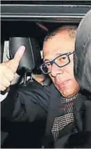  ??  ?? Traslado. Jorge Glas se entregó en Guayaquil y fue enviado a Quito.