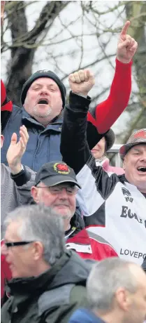  ??  ?? Some of the fans who travelled with Ponty to watch Ponty