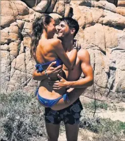  ??  ?? VACACIONES. Morata sigue disfrutand­o del descanso con su esposa.