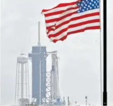  ?? FOTO: CHRIS O'MEARA/DPA ?? Die Falcon-9-Rakete soll am Mittwoch an der Startrampe 39A im Kennedy Space Center von der Erde abheben.