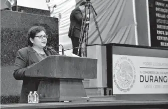  ??  ?? La diputada Elia del Carmen Tovar Valero presentó la iniciativa de reformas a la Ley de Inclusión para las Personas con Discapacid­ad en el Estado