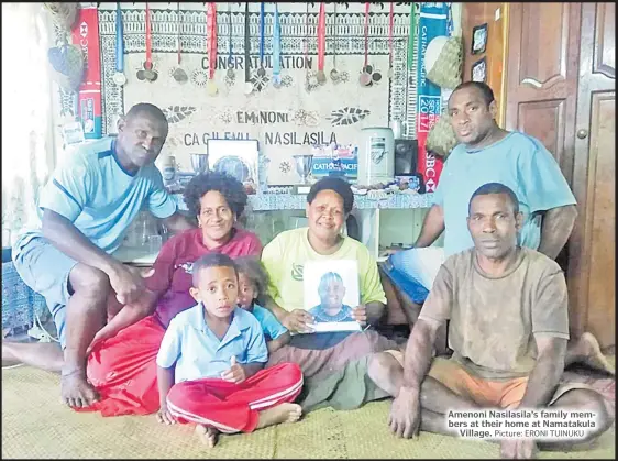  ?? Picture: ERONI TUINUKU ?? Amenoni Nasilasila’s family members at their home at Namatakula Village.